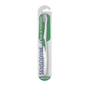 promo Sensodyne Brosse à dents Soin & Précision, Medium, Pour Un Nettoyage En Douceur Des Dents Sensibles Sans Endommager Les Gencives, Couleur Aléatoire