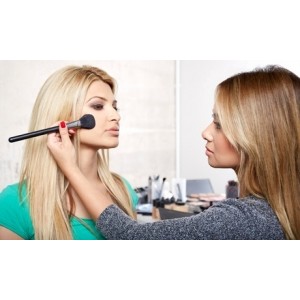 promo Cours de maquillage avec épilation des sourcils et photo offerte