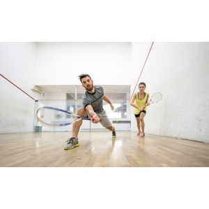 promo Pour 3 personnes: Initiation au squash d 1h incluant encadrement du coach location du terrain et matériel