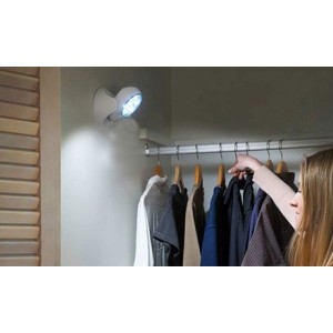 promo Lampe à LED sans fil avec détecteur de mouvements orientable à 360° : x4
